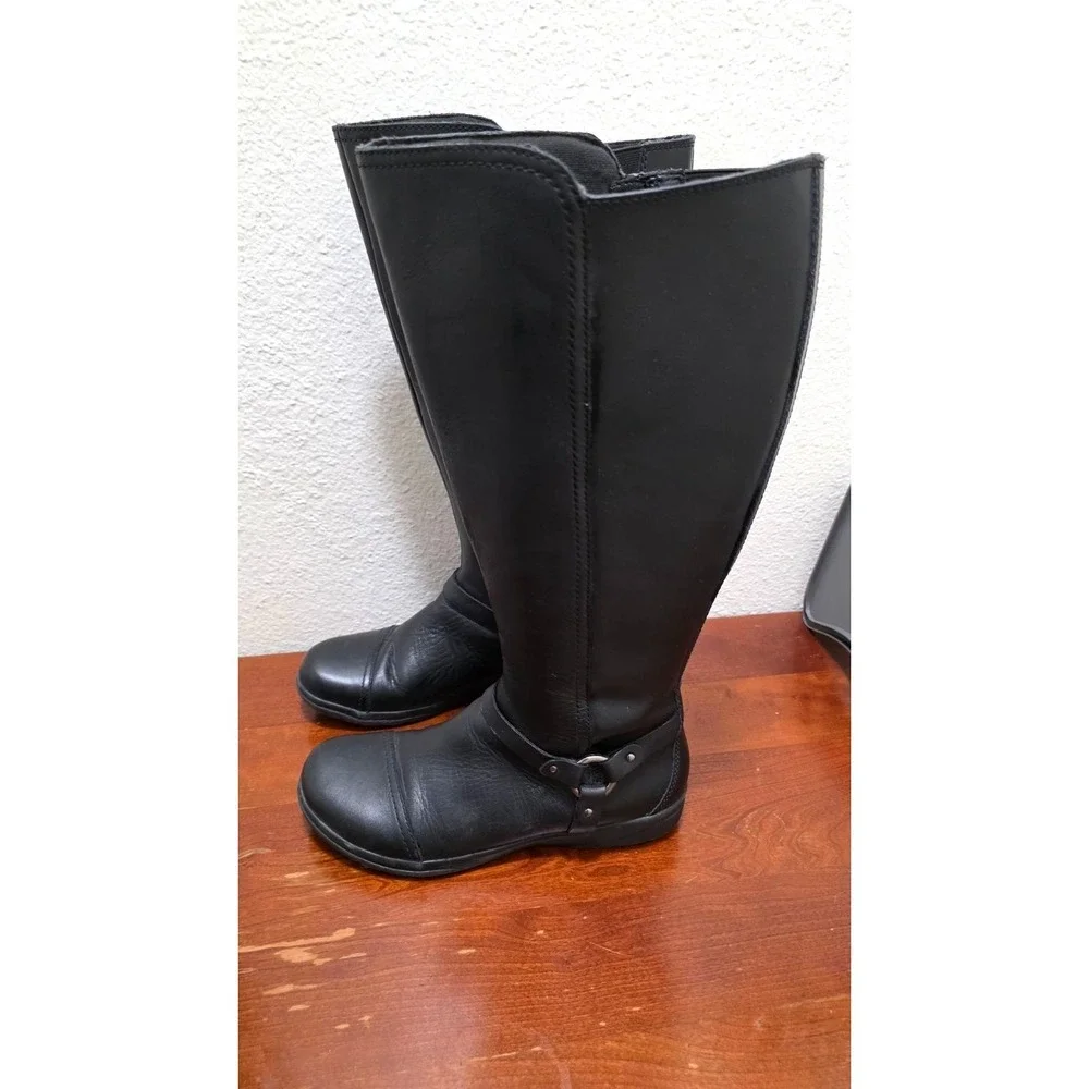 Clarks Black Knee-High Riding Boots Side Buckle Strap Zipper Closure Size 7.5